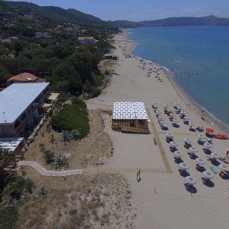 Residence Le Palme - Appartamenti Sul Mare - Spiaggia Tra Palinuro E Caprioli Пишотта Экстерьер фото