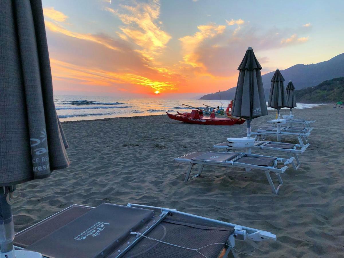 Residence Le Palme - Appartamenti Sul Mare - Spiaggia Tra Palinuro E Caprioli Пишотта Экстерьер фото